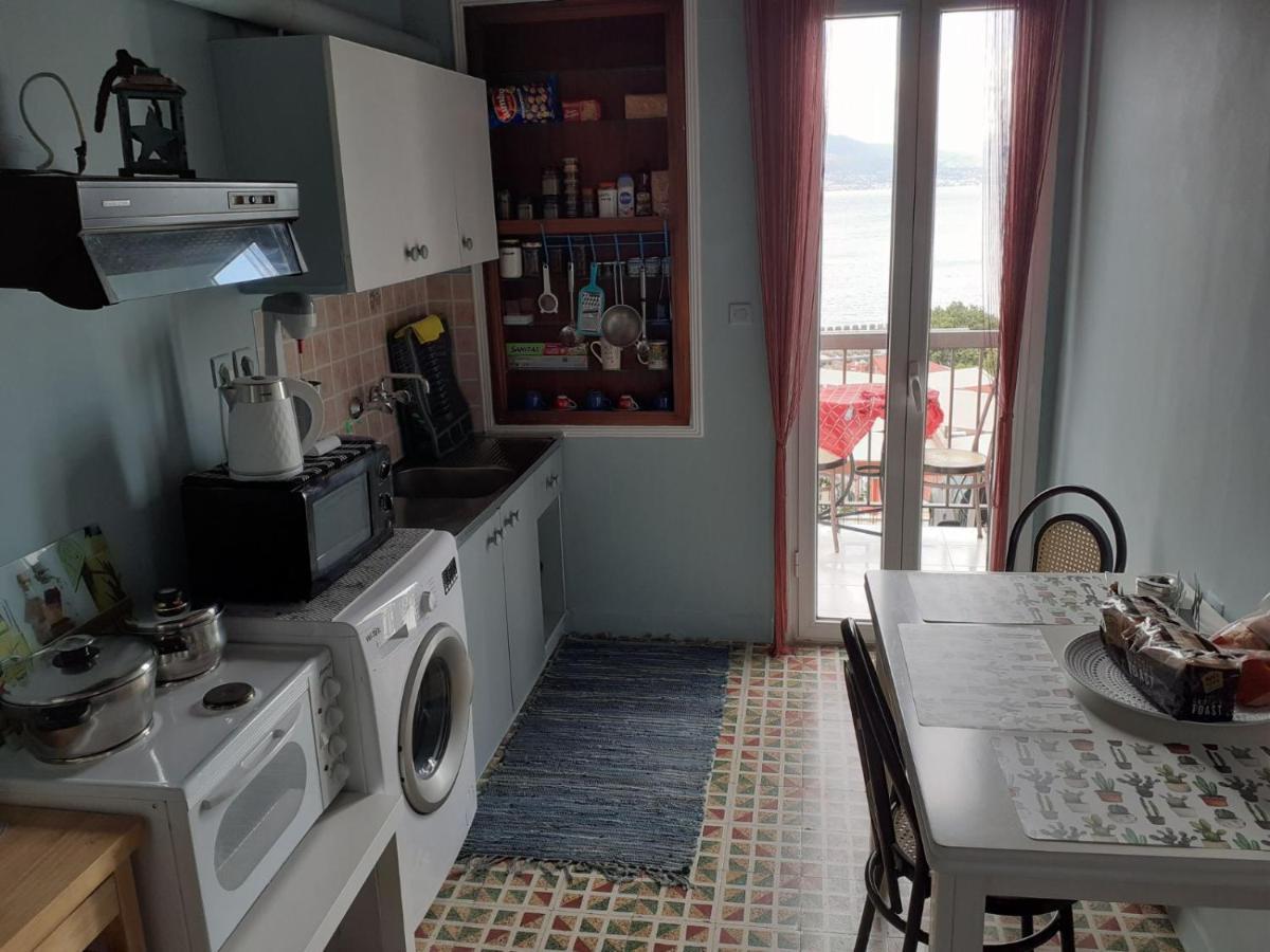 Clock'S House Apartment นาฟปาคตอส ภายนอก รูปภาพ